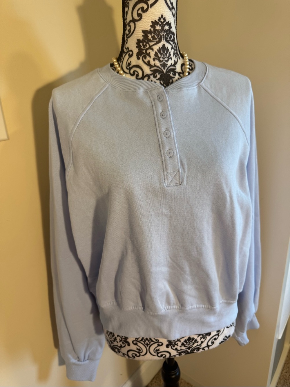 🥳Old Navy Light Blue Henley Cropped Sweatshirt NWT
